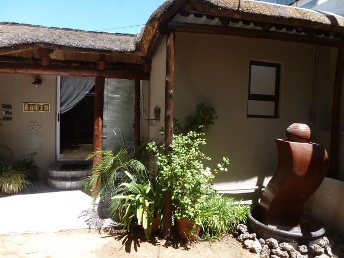 Entrance 2, Springbok Apartments, Namakwa