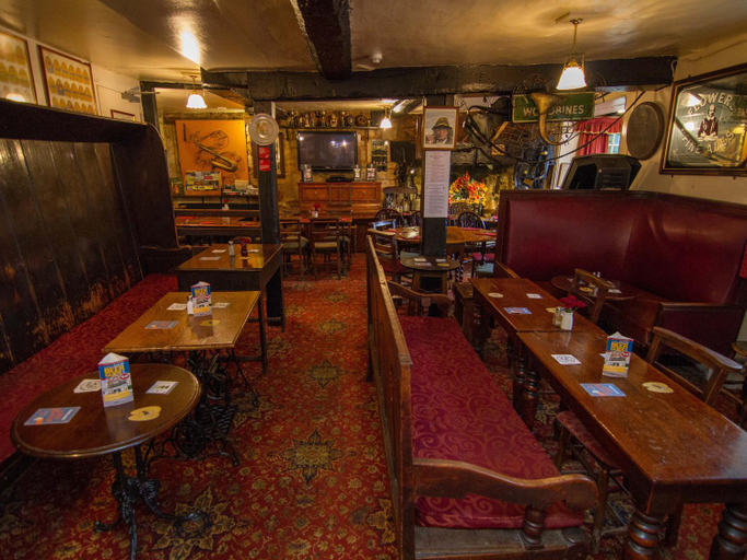Food & Drinks 4, Crown and Trumpet Inn, Worcestershire