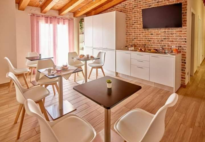 Others 5, Il Beccaria Relais B&B, Latina