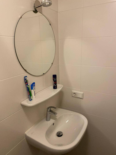 Bathroom 2, B&B by the C, Vlissingen