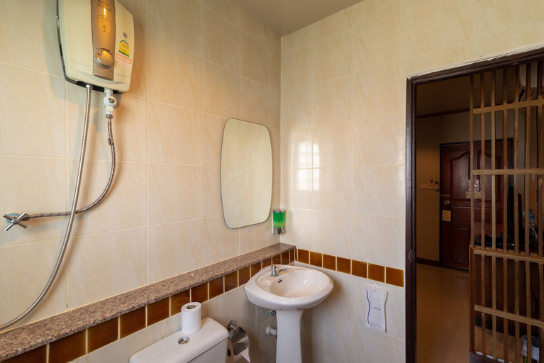 Bathroom 5, Medio de Pai Hotel, Pai