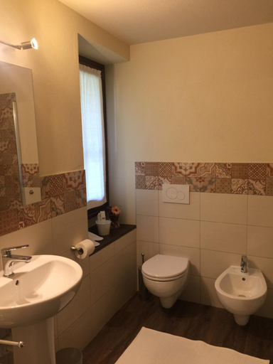 Bathroom 3, Delzanno, Vercelli