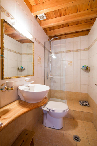 Bathroom 4, Camelot Traditional and Classic Hotel, South Aegean