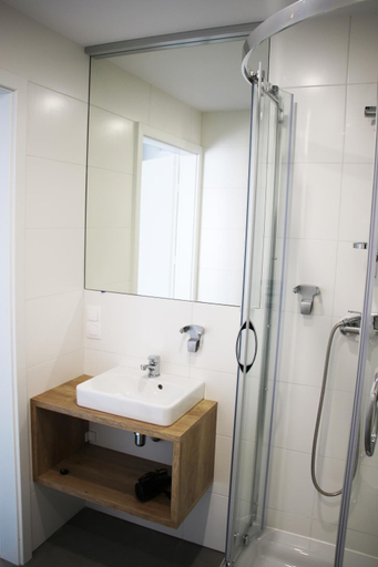 Bathroom 4, Lemon Plaza Hotel, Poznań City