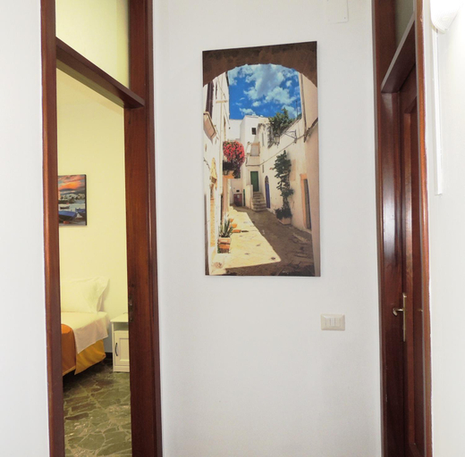 Others 2, LB&B Short Stay, Bari