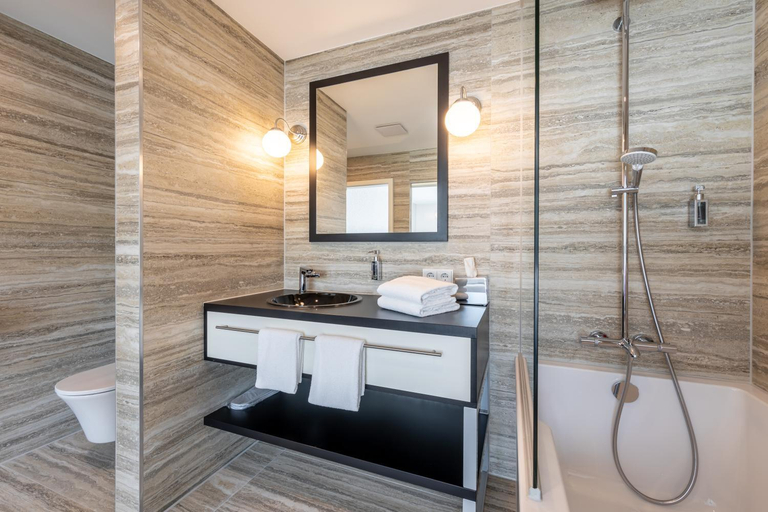 Bathroom 3, Trip Inn Conference Hotel and Suites, Lahn-Dill-Kreis