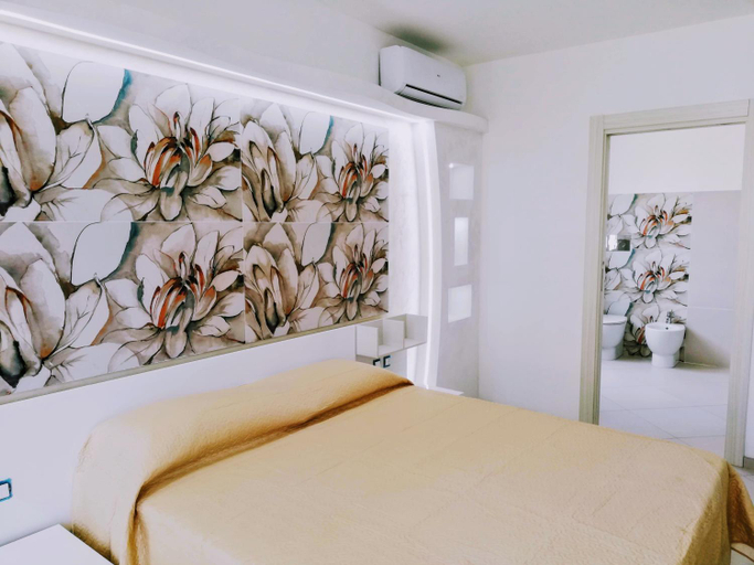 Others 3, Residence Tre Gemme, Trapani