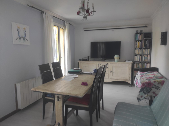 Others 3, Chambre spatieuse avec grand lit., Haute-Garonne