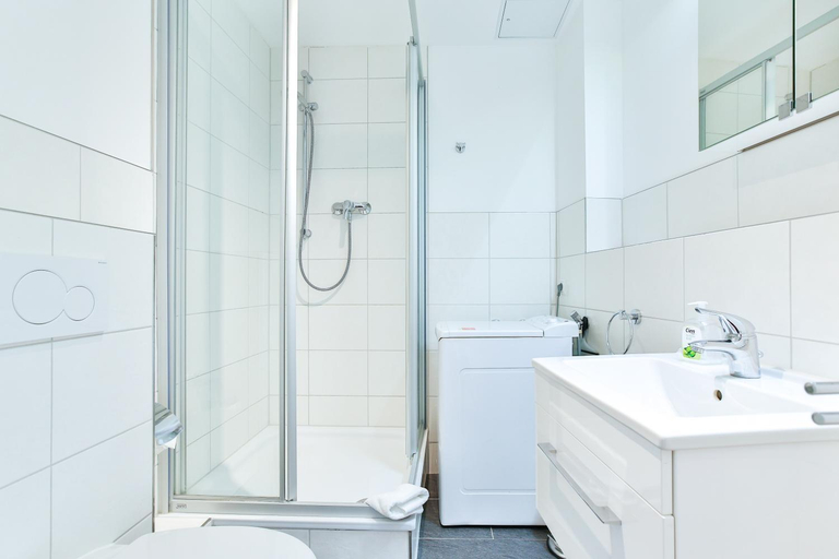Bathroom 3, Riverside Apartments, Lübeck