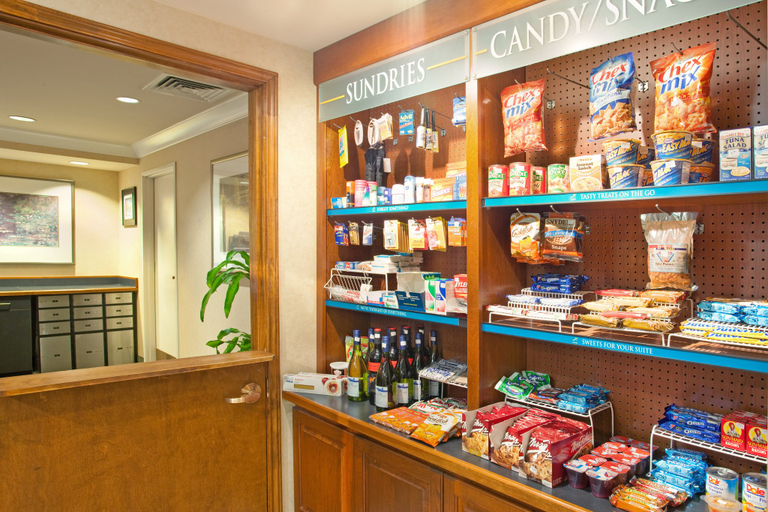 Food & Drinks 1, Staybridge Suites CHICAGO - LINCOLNSHIRE, Lake