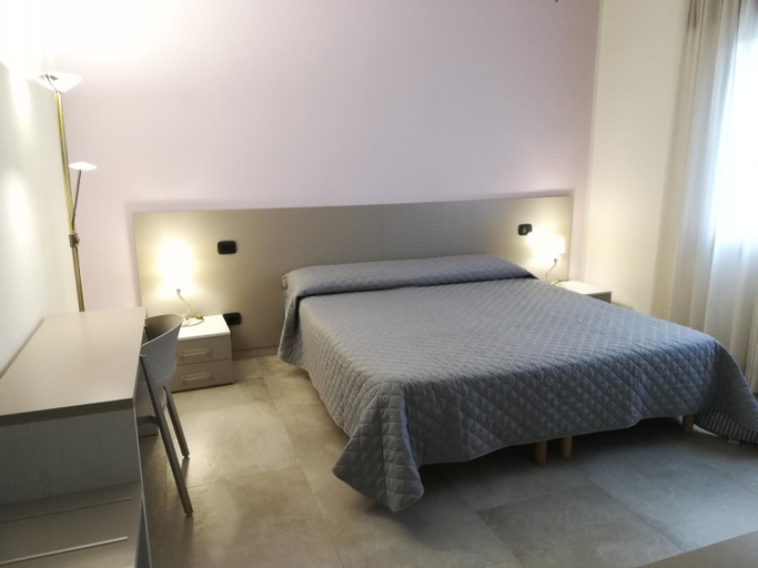 Others 4, Borgo Barucchella, Treviso