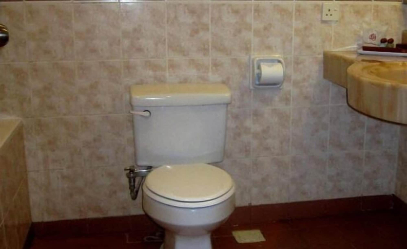 Bathroom 4, Kuala Lumpur International Hotel, Kuala Lumpur