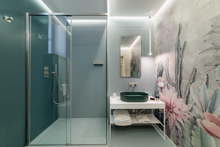 Bathroom 5, Ciuri di strata, Catania