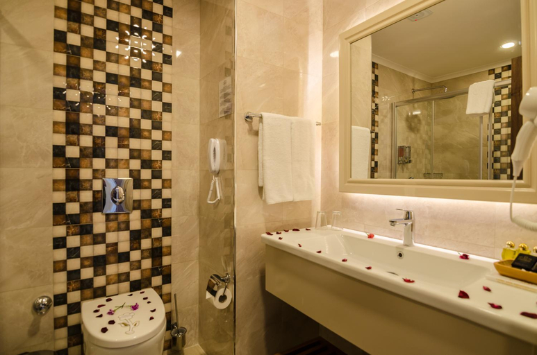Bathroom 5, The Lumos Deluxe Resort Hotel & Spa, Alanya