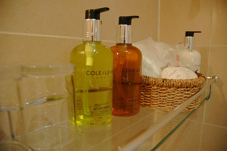 Bathroom 2, Newcourt Barton, Devon
