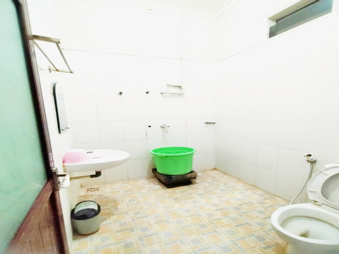 Bathroom 4