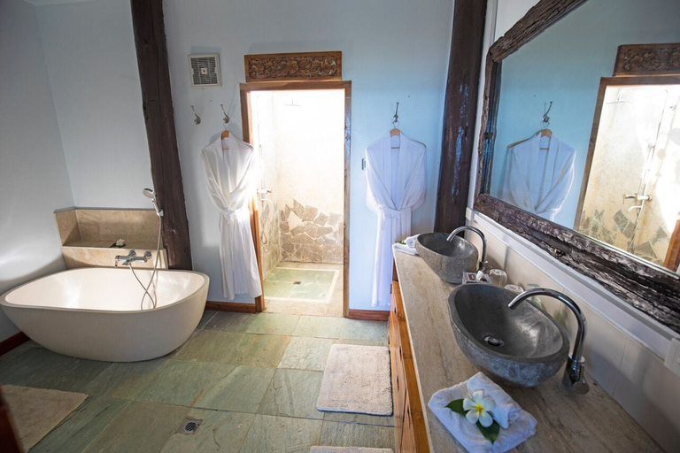 Bathroom, VatuVonu, Nadroga/Navosa