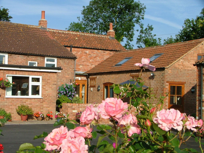 Others 4, West View, Lincolnshire