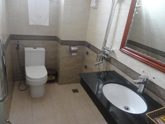 Bathroom 3, Ruby Hotel, Điên Biên Phủ