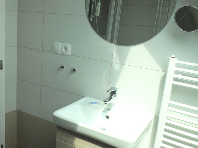 Bathroom 3, Gastehaus Hermine, Ortenaukreis