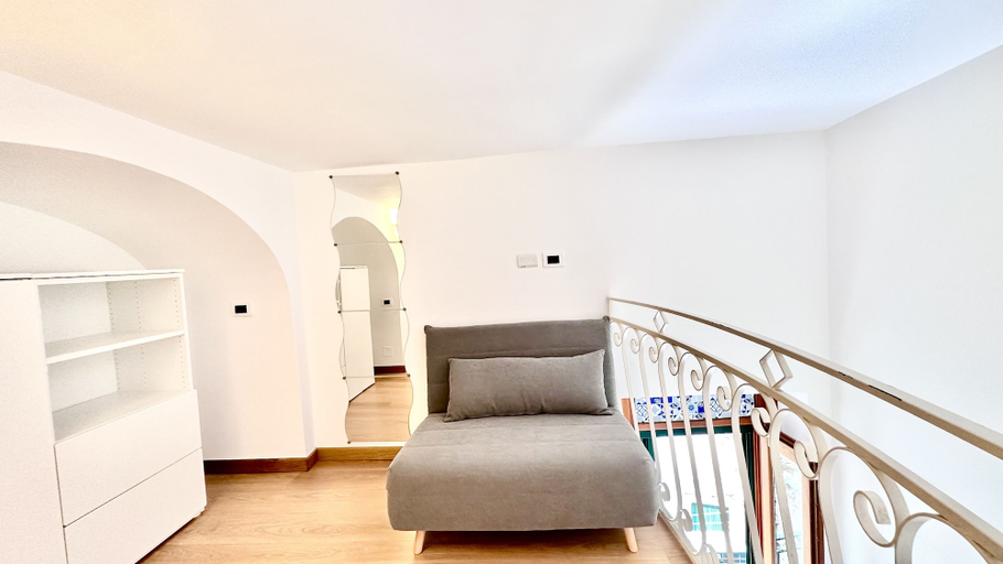 Others 5, Residenza Giuseppe, Salerno