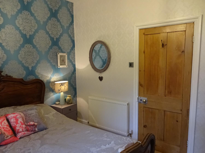 Others 3, Victorian Gate House Own Bathroom, Solihull