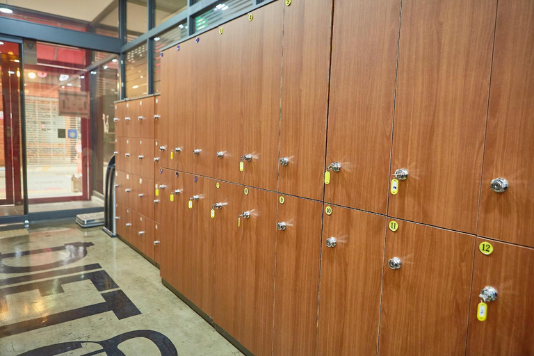 Public Area 2, Hotel Guest 145, Buk