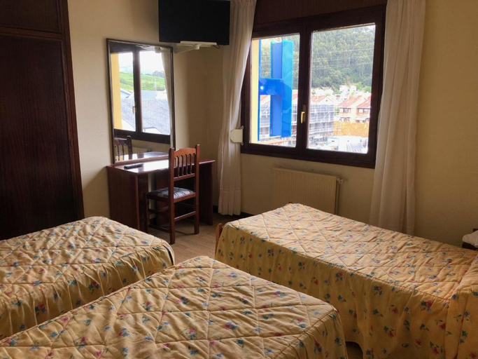 Bedroom 3, Hotel Costa Cantabra, Cantabria