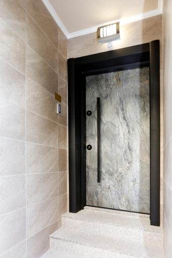 Others 5, Deluxe 2 Studios City Center, Burgas