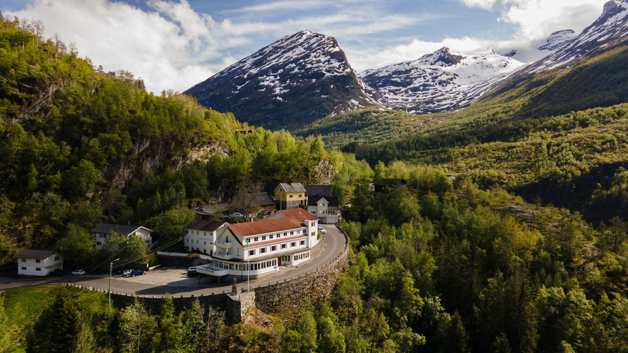 Exterior & Views 2, Hotell Utsikten Geiranger - by Classic Norway Hotels, Stranda