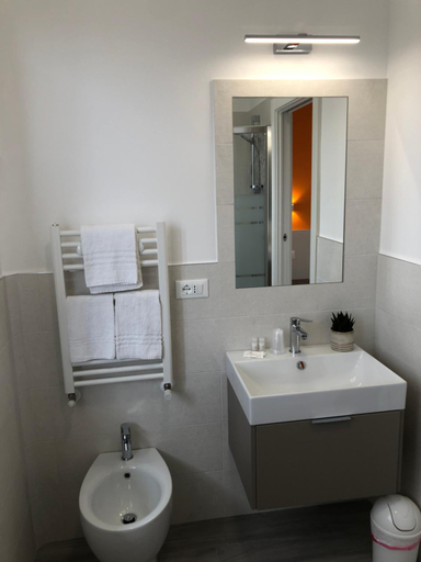 Bathroom 1, Nel Conero Affittacamere, Ancona