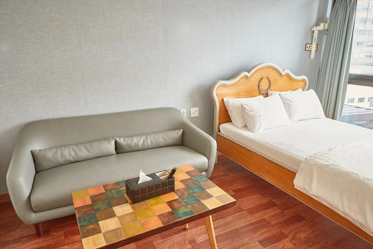 Bedroom 3, Guest 145, Buk
