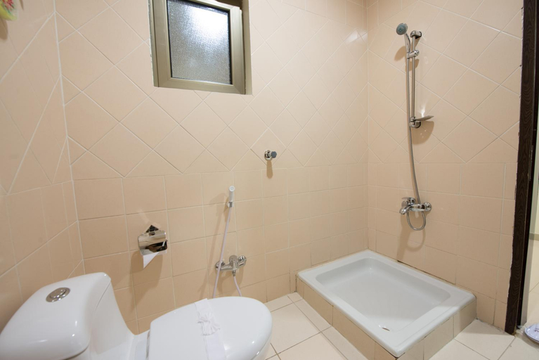 Bathroom, Al Masem Luxury Hotel Suites 3 Al Ahsa, Al Ahsa