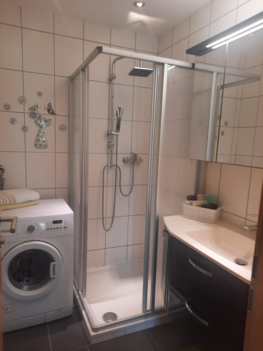 Bathroom 2, Wohnhaus City Sud, Urfahr Umgebung