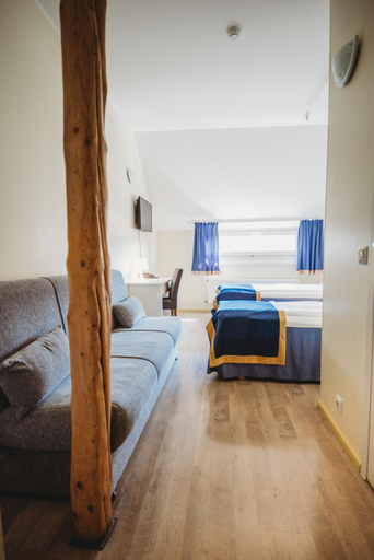 Bedroom 3, Economy Hotel, Tallinn