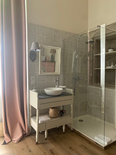 Bathroom 3, Coeur de Calignac, Lot-et-Garonne