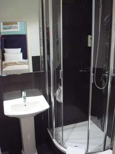 Bathroom 5, Hotel Sir and Lady Astor, Düsseldorf