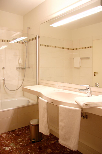 Bathroom 4, TOP CityLine Hotel Panorama Harburg Hamburg, Hamburg