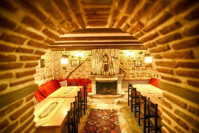 Food & Drinks 5, Hotel Bujtina Bicolli, Korçës