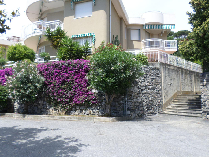 Exterior & Views 1, VentoVerde B&B, Savona