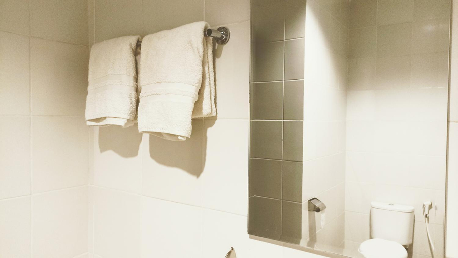 Bathroom 19