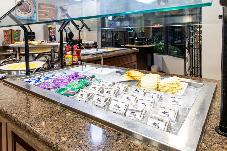 Food & Drinks 5, Staybridge Suites CHARLESTON-ASHLEY PHOSPHATE, Charleston
