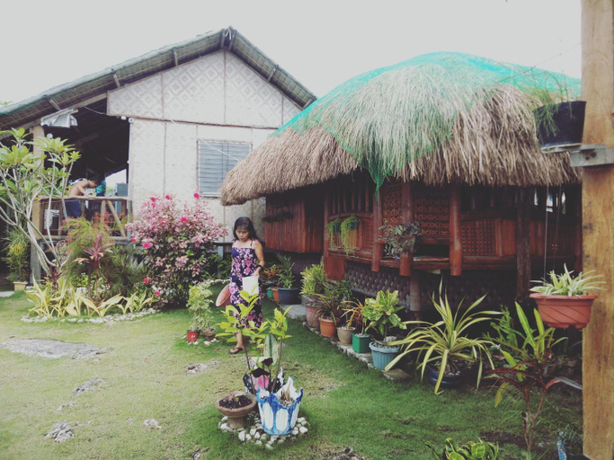 Others 5, Titanic's Nipa Hut, Moalboal