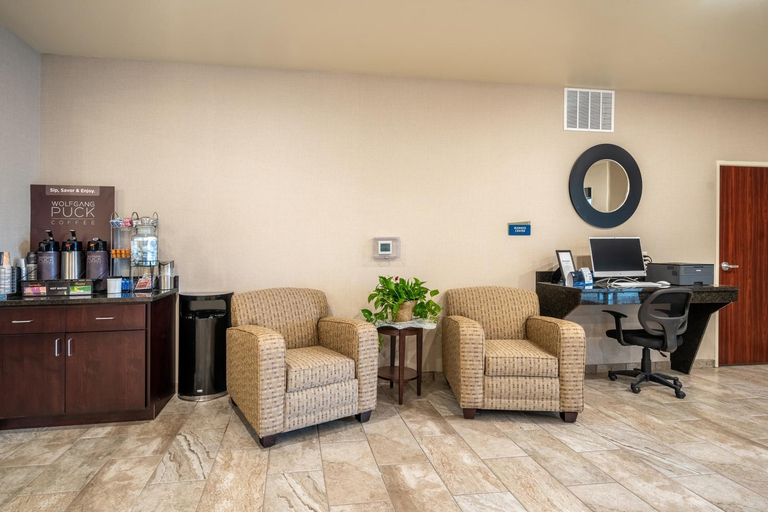 Public Area 2, Cobblestone Hotel and Suites - Newport, Jackson