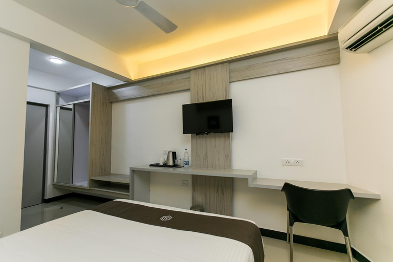Bedroom 3, Sapphire Club Metro Hotel, Ernakulam