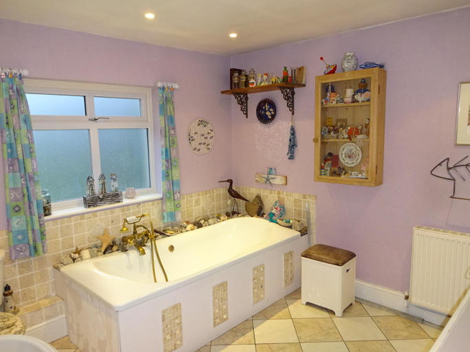 Others 2, Victorian Gate House Own Bathroom, Solihull