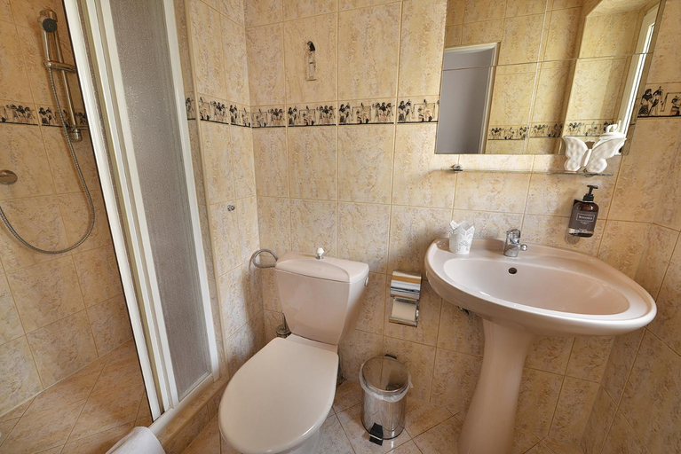 Bathroom 4, Hotel ANETTE, Praha 5