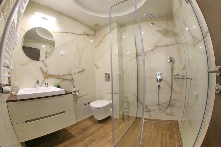 Bathroom 3, Royal Residence, Čačak