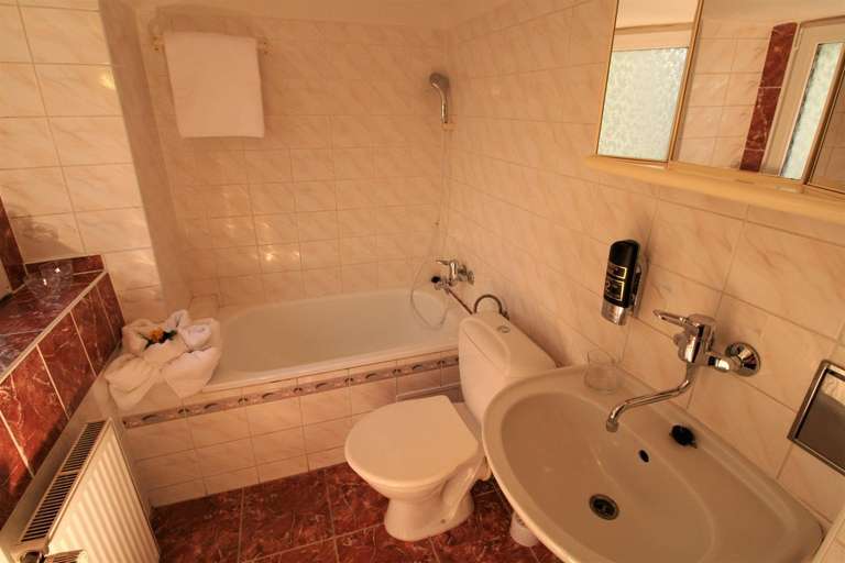 Bathroom 4, Hotel ANETTE, Praha 5