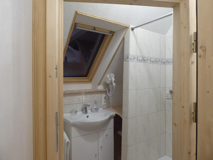 Bathroom 12